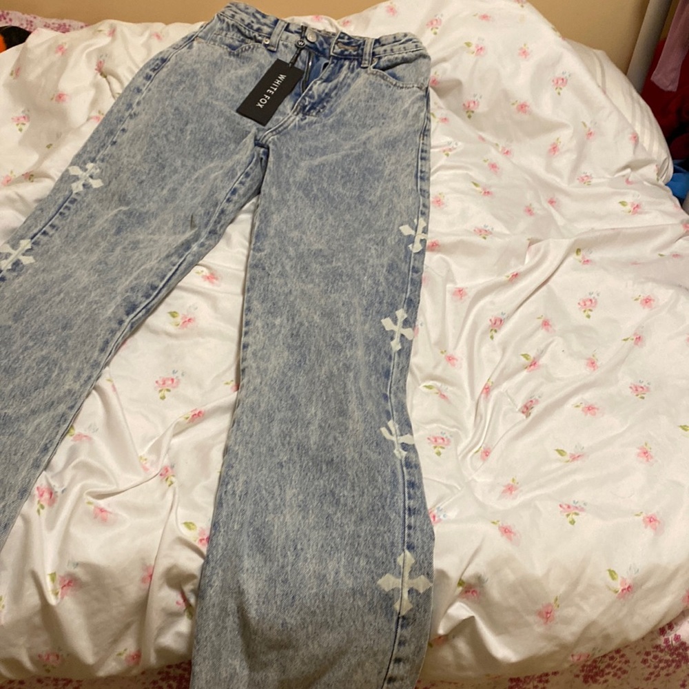 SOLD- NWT White fox boutique unbothered jeans